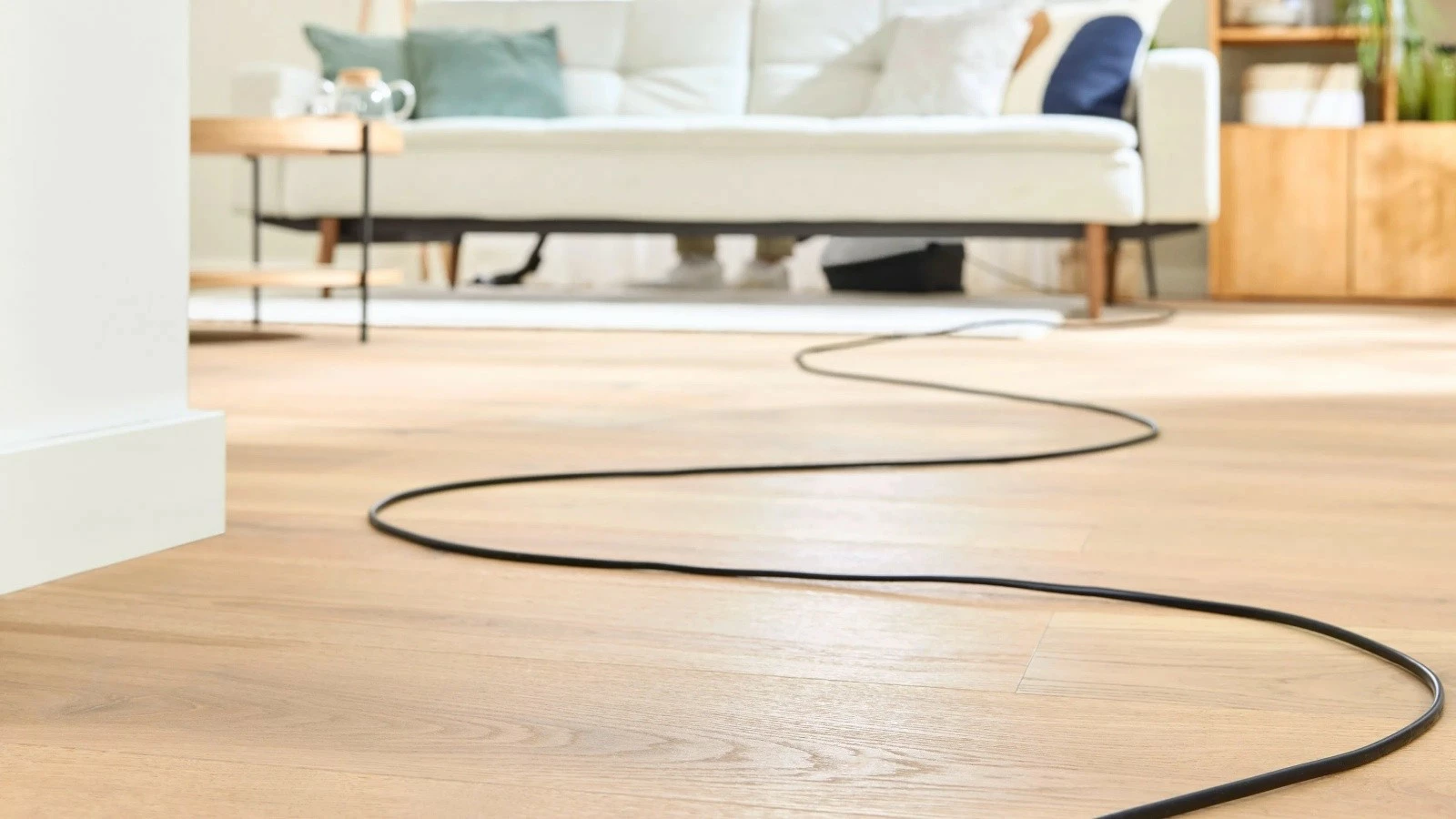 Fshesë me qese, Bosch, BGB6SIL1, ProSilence 66 dB, filtër HEPA, rreze 12 m, e bardhë