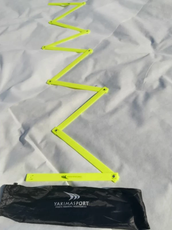 Shkallë stërvitjeje për futboll Yakimasport, Criss - Cross me 10 shkallë