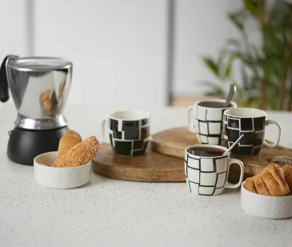 Set filxhanësh espresso premium, 4 copë, porcelan New Bone China, bardhë e zi, 10x7x5.5cm