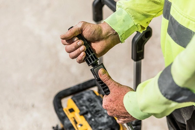 Larëse me presion pa kabllo DeWalt DCMPW1600N 2x18V XR 110 bar, verdhë/zi