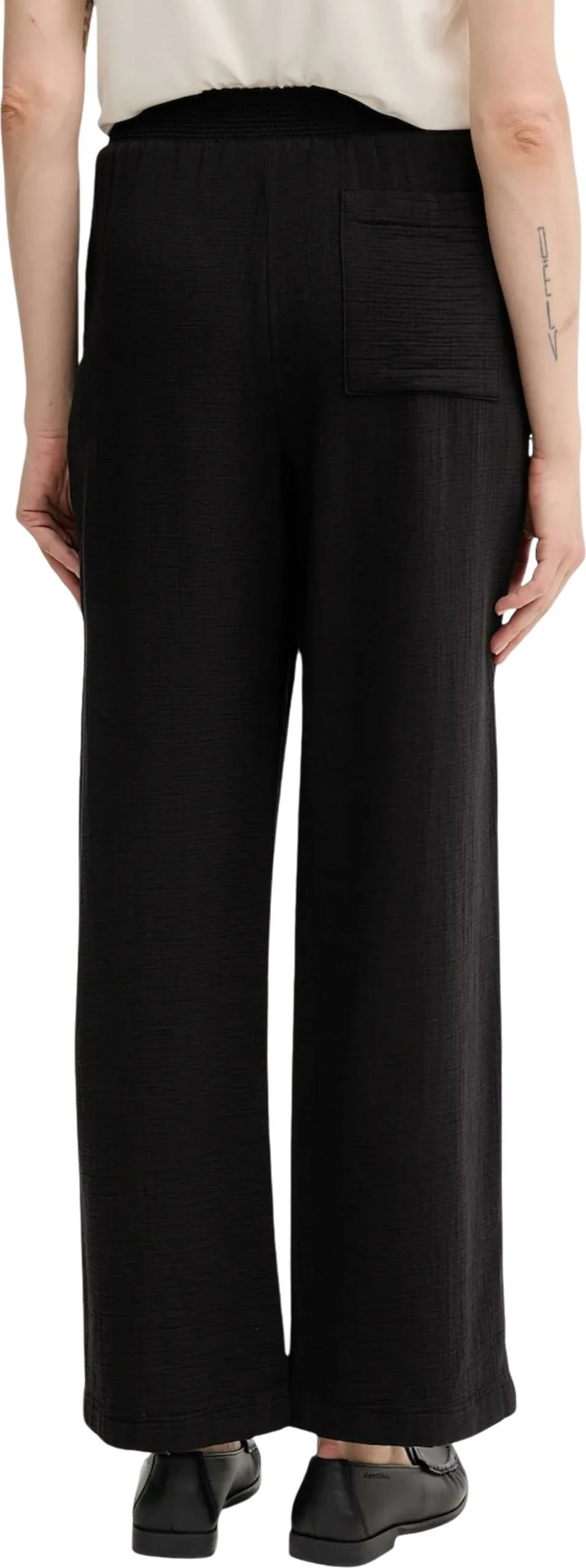 Pantallona për femra Calvin Klein Jeans LV047C636G, të zeza [Madhësia: XL]