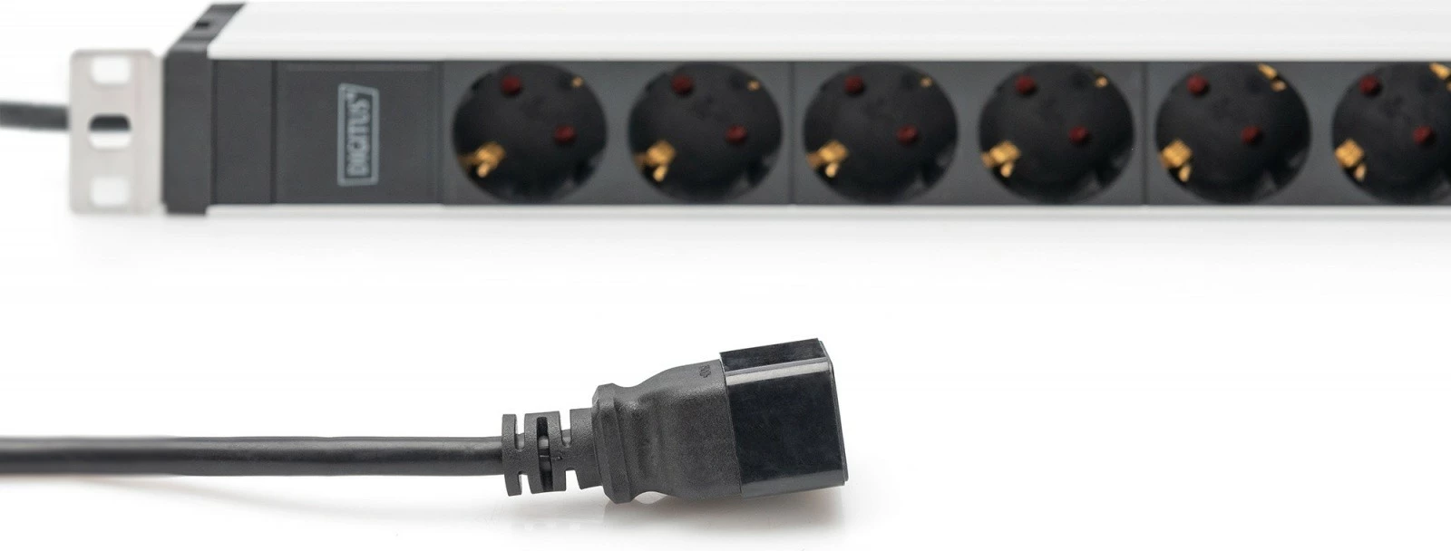 Prizë rack Digitus DN-95428, 8 dalje Schuko, 19", IEC C20, 2m, Alumini, Zi/Argjend