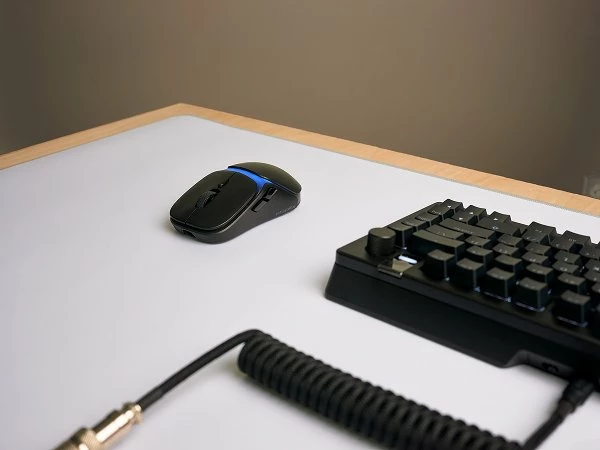 Maus Glorious Model O3 Wireless GLO-O3-WL-BLK 30000 DPI 8K RGB e zezë