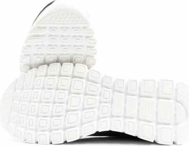 Atlete për femra Skechers, të zeza