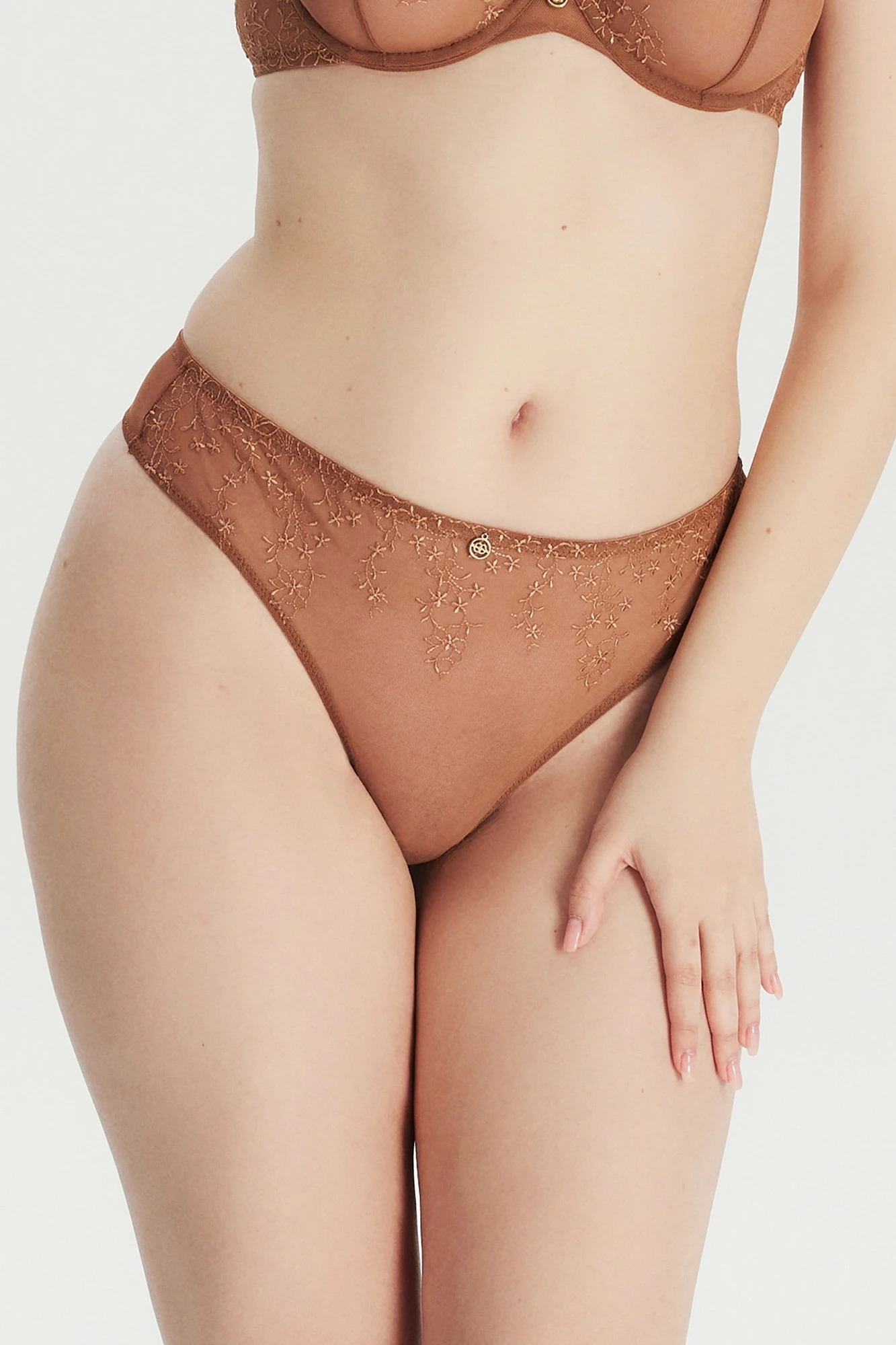 Tanga të qëndisura Jumeon, ngjyrë kafe e errët