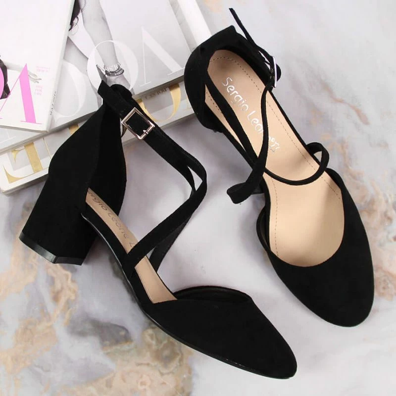 Sandale me rripa Sergio Leone për femra, të zeza