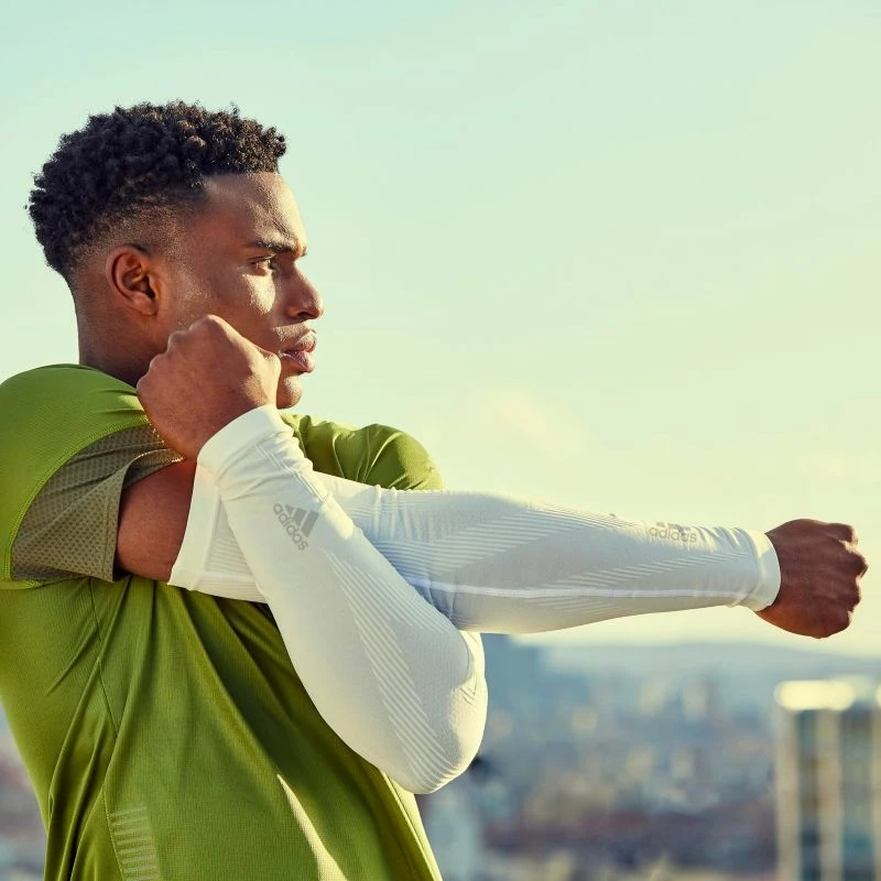 Mangë kompresioni adidas, bardha