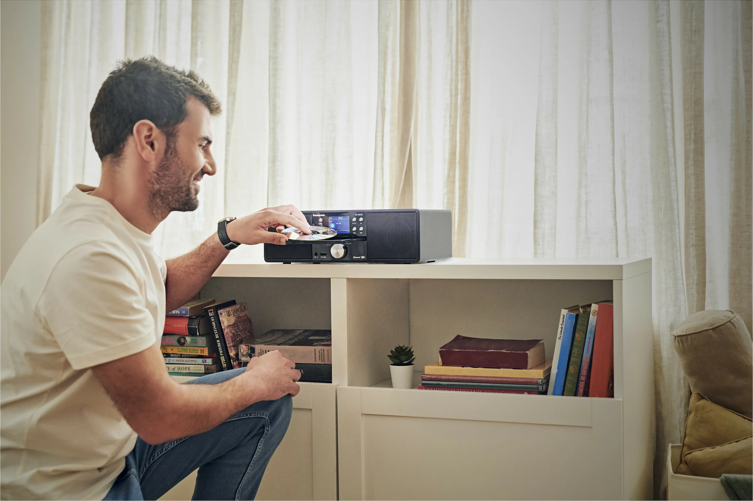 Sistem audio mikro Panasonic SC-DM202EG-K, Bluetooth 5.0, CD/USB, 24 W, i zi