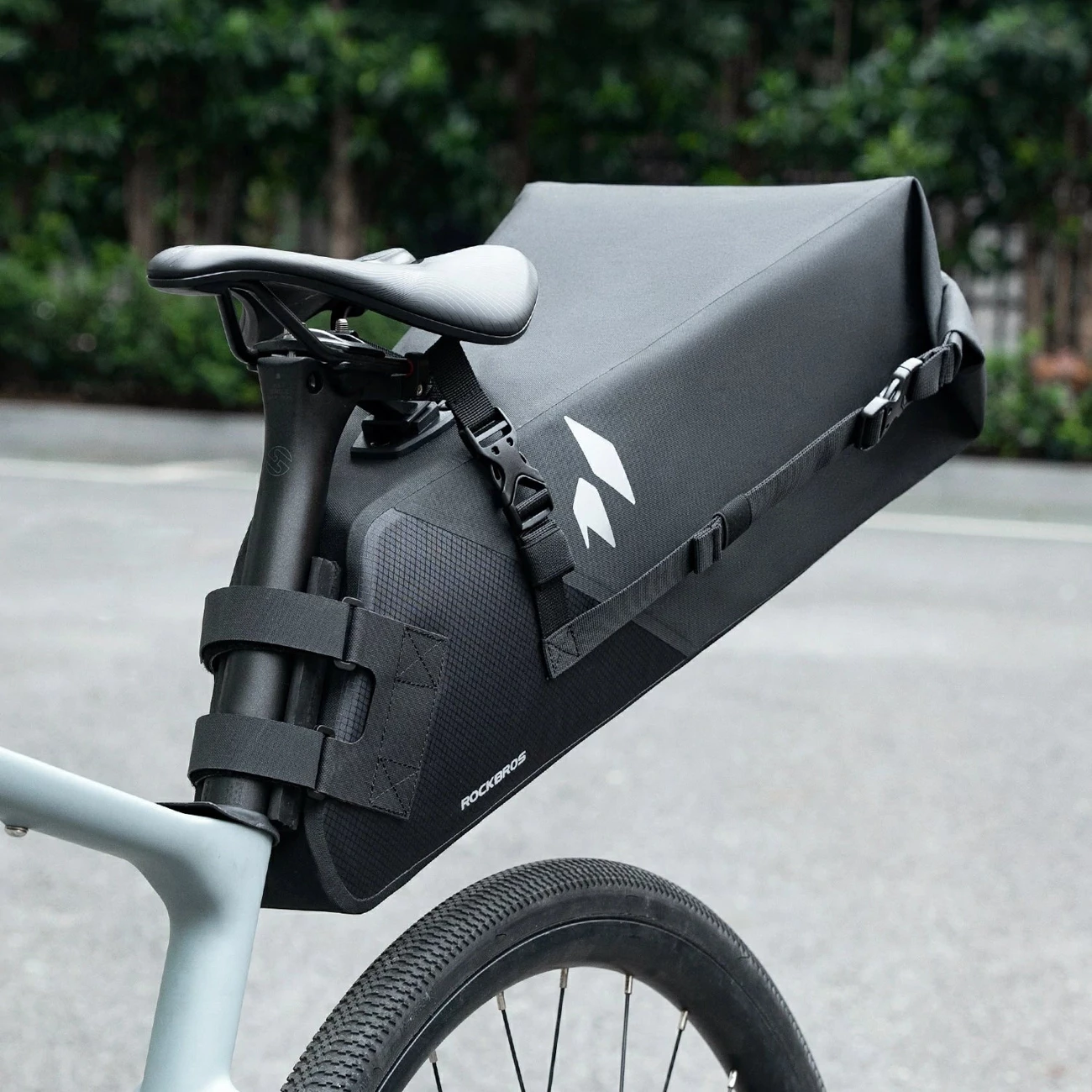 Çantë shalë biçiklete Rockbros AS-157 RideMate 13L waterproof e zezë