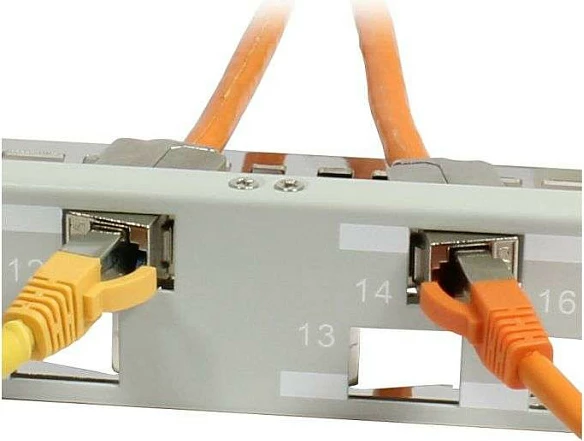 Patch panel Synergy21 Keystone 19", 24 porta, 1U, 45°, gri e çelët