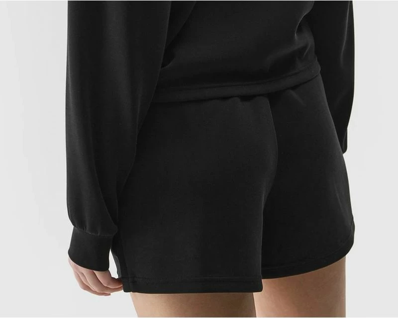 Shorce për femra 4F, të zeza