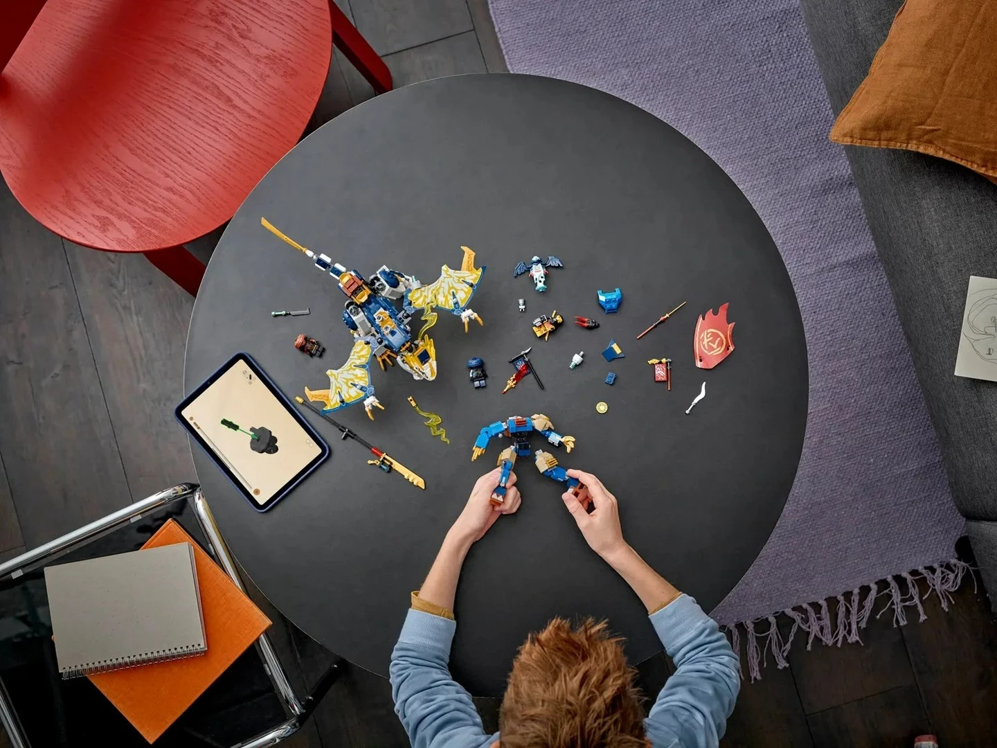 Set LEGO NINJAGO 71843 Rogue’s Mech Dragon Rider me 4 minifigura