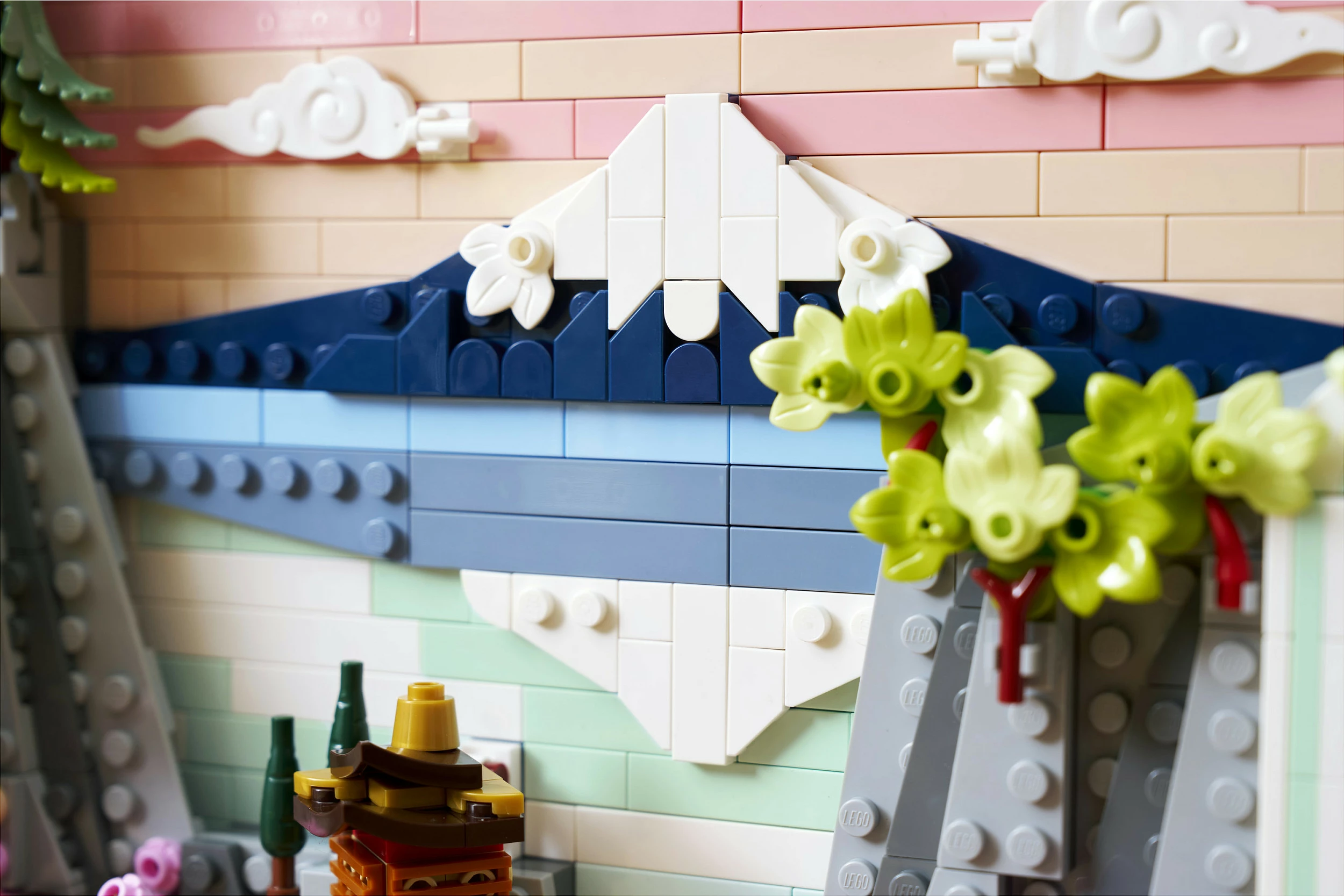 Set ndërtimi LEGO Art 31218 Japanese Cherry Blossom Landscape, 1892 copë, dekor muri 3D, Multikolor