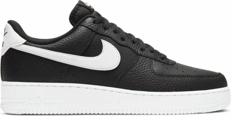 Atlete për meshkuj Nike Air Force 1, të zeza dhe të bardha