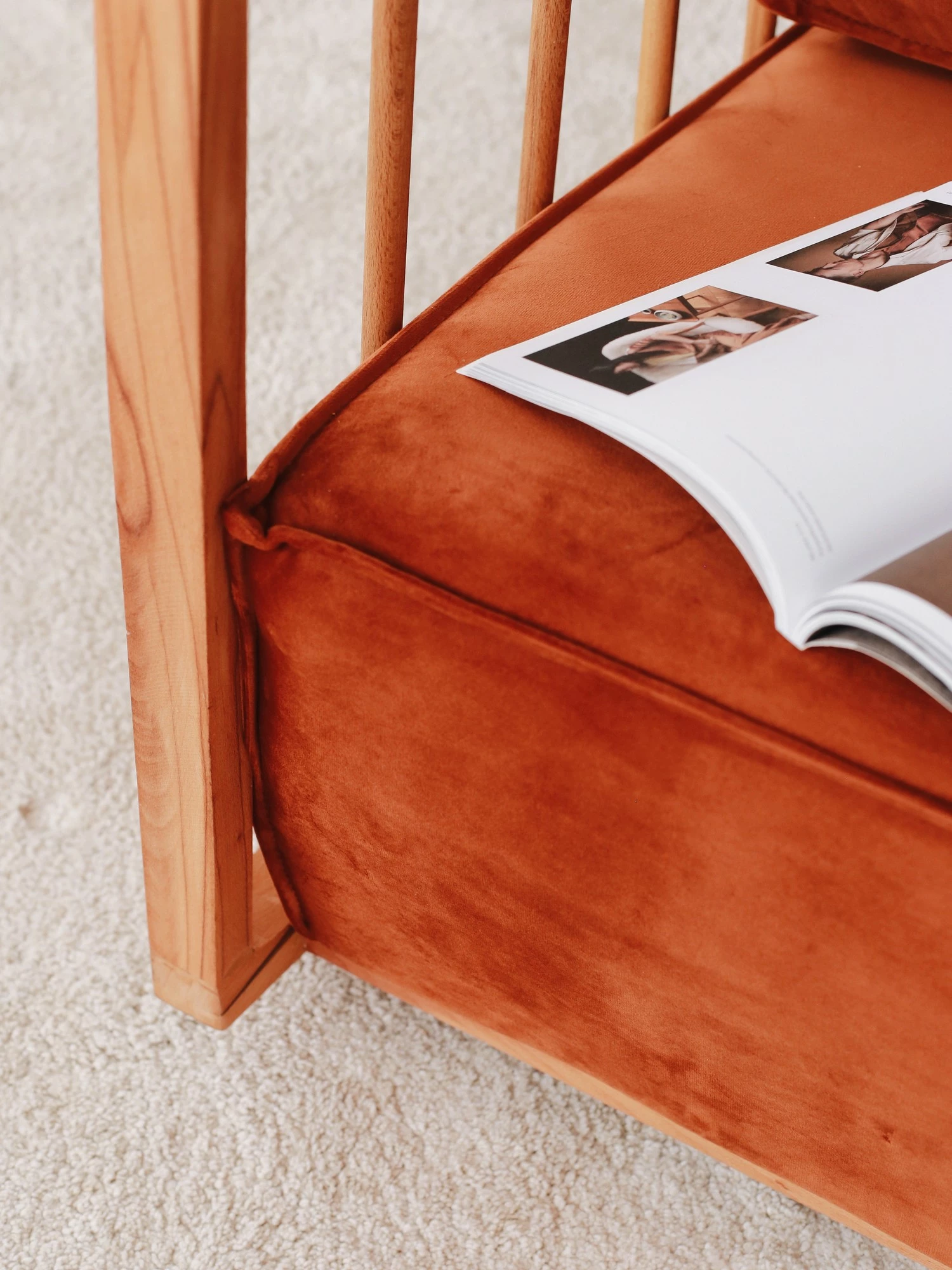 Karrige sallon me krahë, ngjyrë kanelle, Atelier del Sofa, sallanan