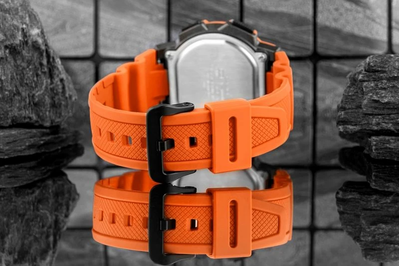 Orë dore për meshkuj CASIO, e zezë