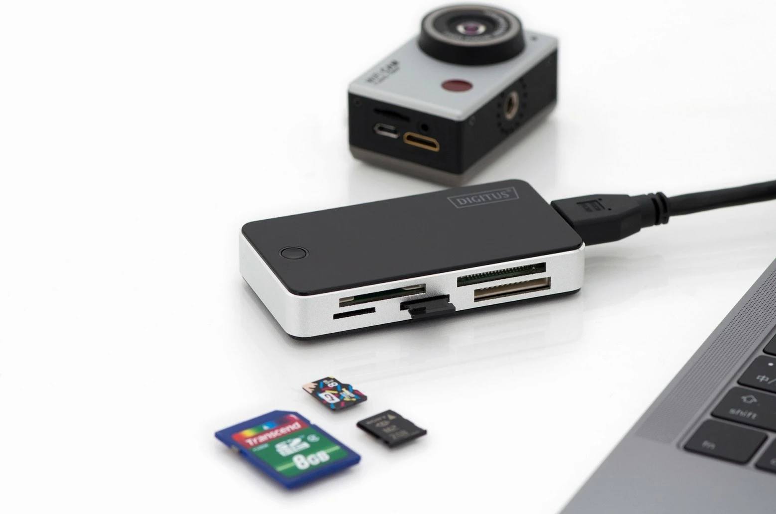 Lexues kartelash Digitus DA-70330-1, 5 porta USB 3.0, i zi-argjendtë