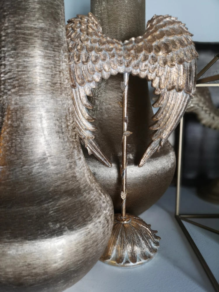 Dekor VOLE, krahë engjëlli, polirezine, ngjyrë ari, 27x14x41cm