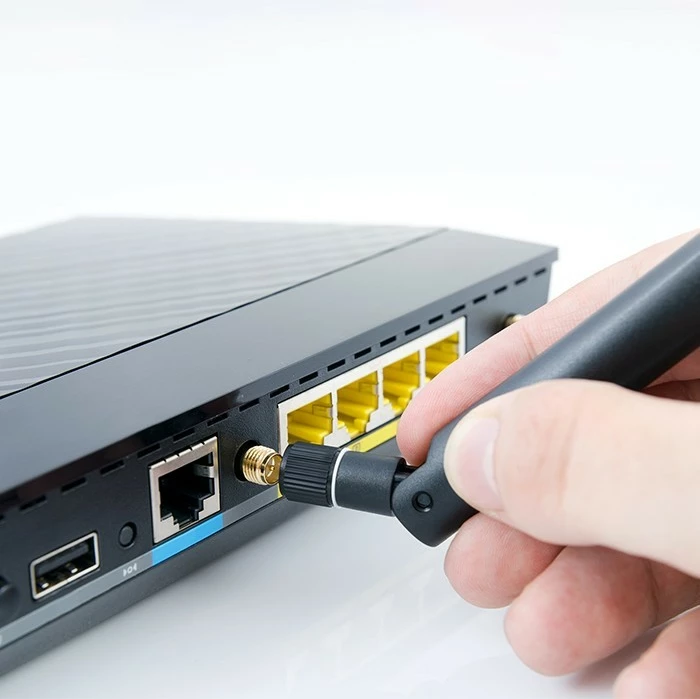 Antenë Wi-Fi Qoltec 57046, omnidireksionale, 5dBi, 2.4/5GHz, e zezë, set 2 copë