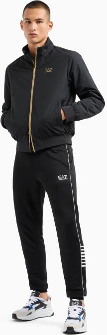 Jakne Yakimasport, e zezë