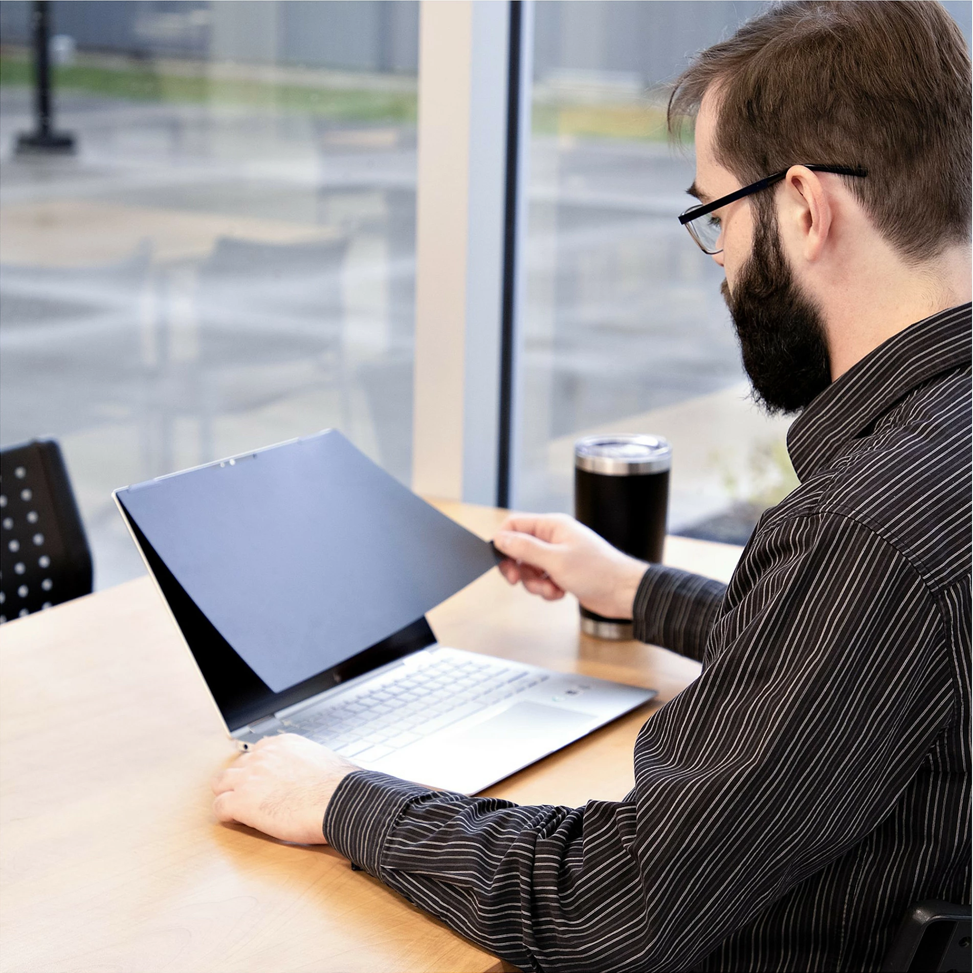 Filtër privatësie për ekran laptopi StarTech 14" 16:9, flip-over, touch, anti-glare, 51% blue light, i zi