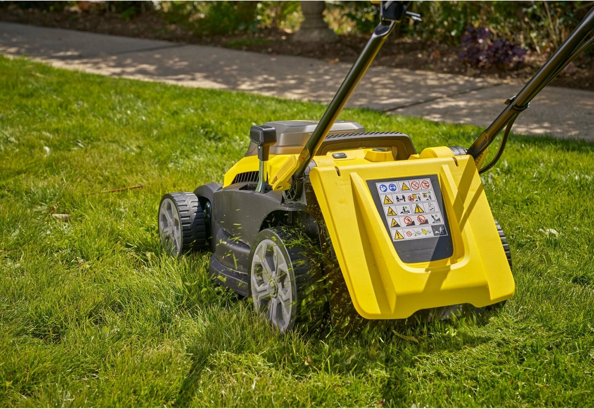 Kositëse bari pa kabllo Stanley SCMWP3701N-XJ 18V, 37 cm, 45 L, pa bateri/karikues, e verdhë/zezë