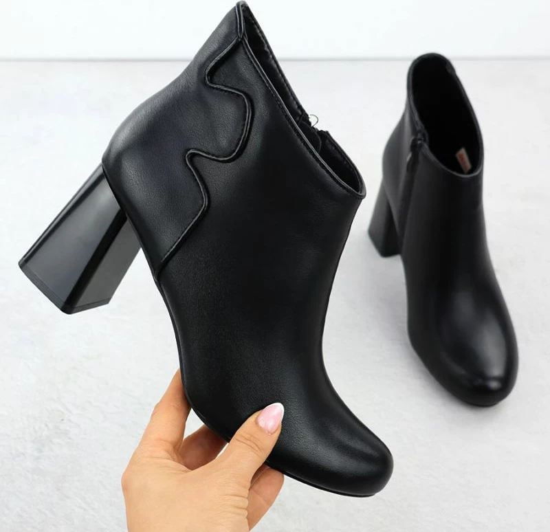 Çizme të shkurtra Jezzi OLI21-2, të zeza