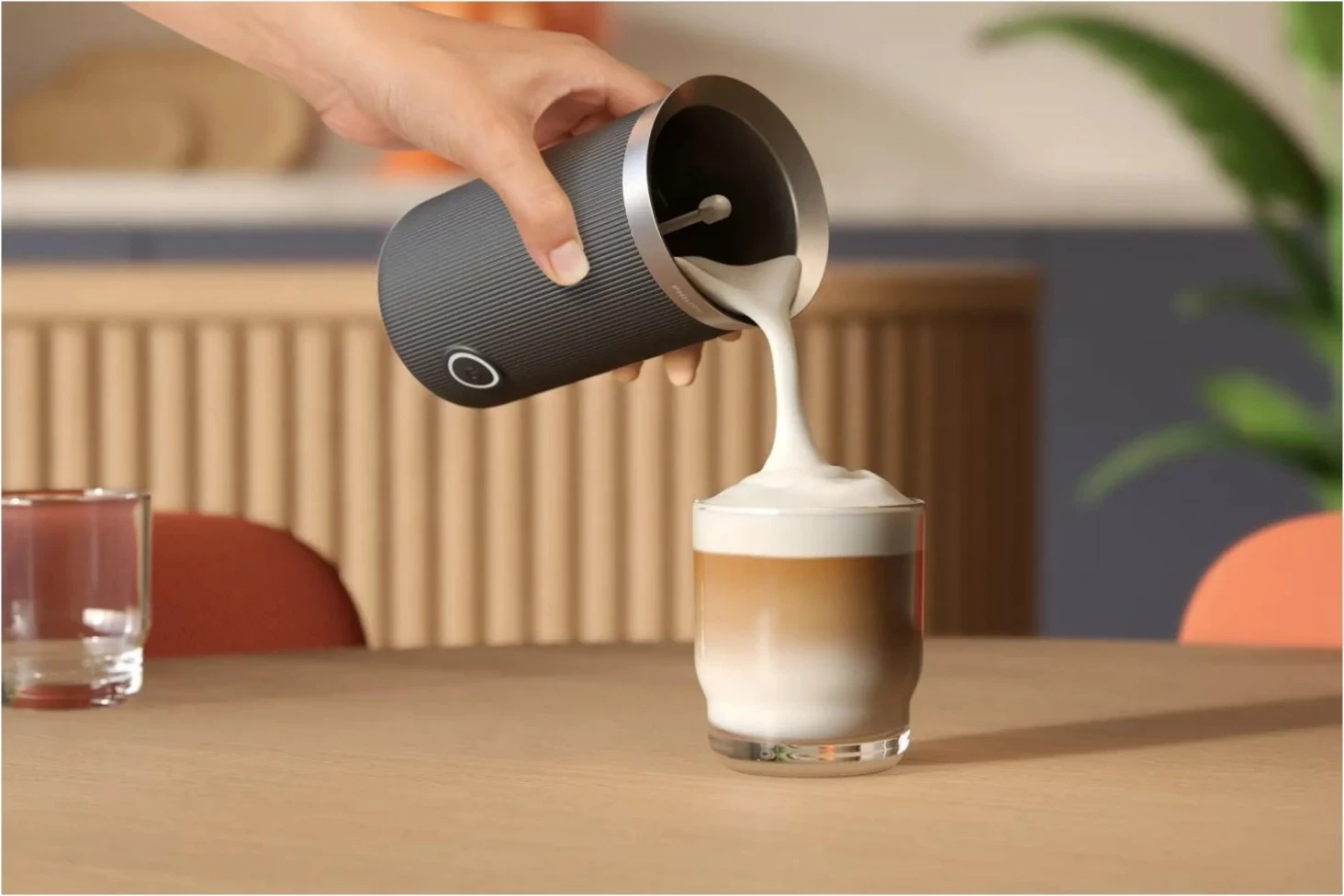 Makineri për shkumë qumështi Philips Baristina BAR311/60, elektrike, 120ml, e zezë