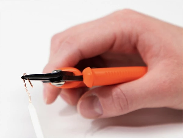 Pinca hundëgjata DeLOCK 142 mm, doreza plastike të izoluara, portokalli