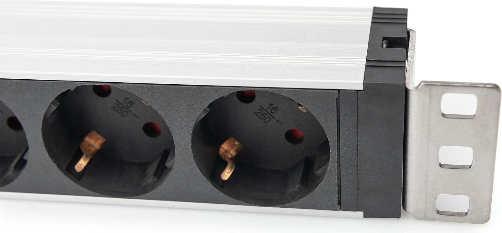 Prizë rack Digitus PDU 1U, 5 dalje, 16A, 230V, mbrojtje nga mbingarkesa, alumini