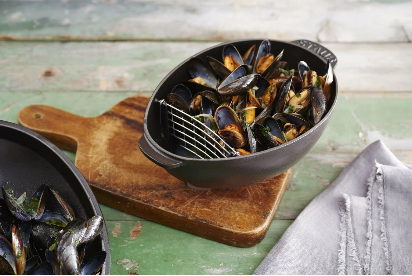 Tenxhere guaskë Staub 25 cm, e zezë