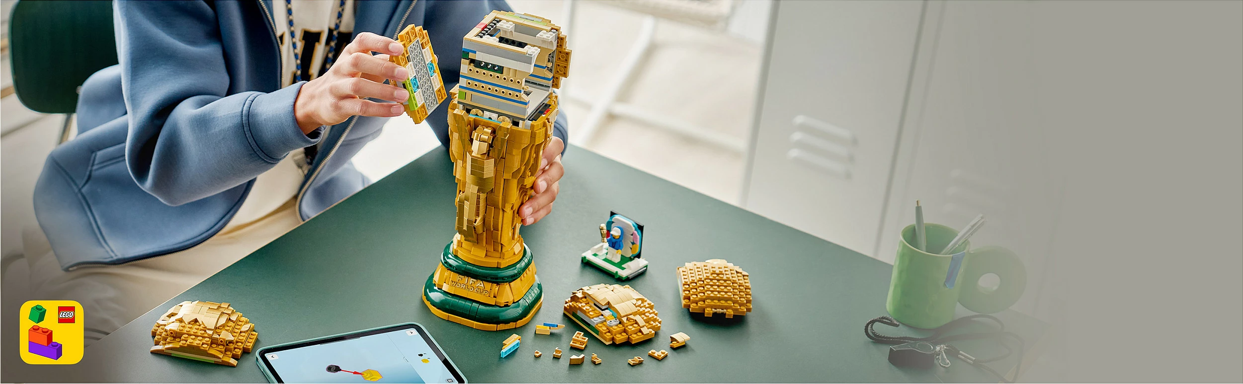 Set ndërtimi LEGO FIFA World Cup Official Trophy 43020, 2842 copë, shumëngjyrësh