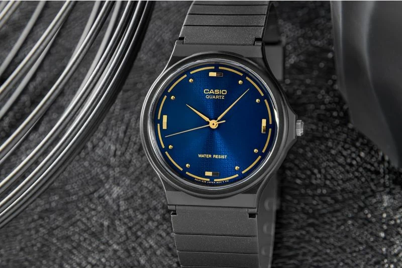 Orë dore për femra Casio, e zezë