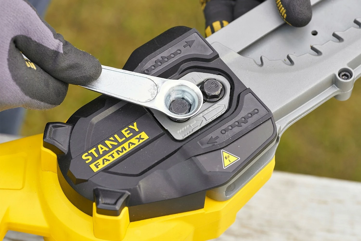Krasitëse me zinxhir, Stanley Fatmax SFMCPS515B-XJ, 18V V20, prerje 100 mm, shinë 15 cm, pa bateri, e verdhë/zezë