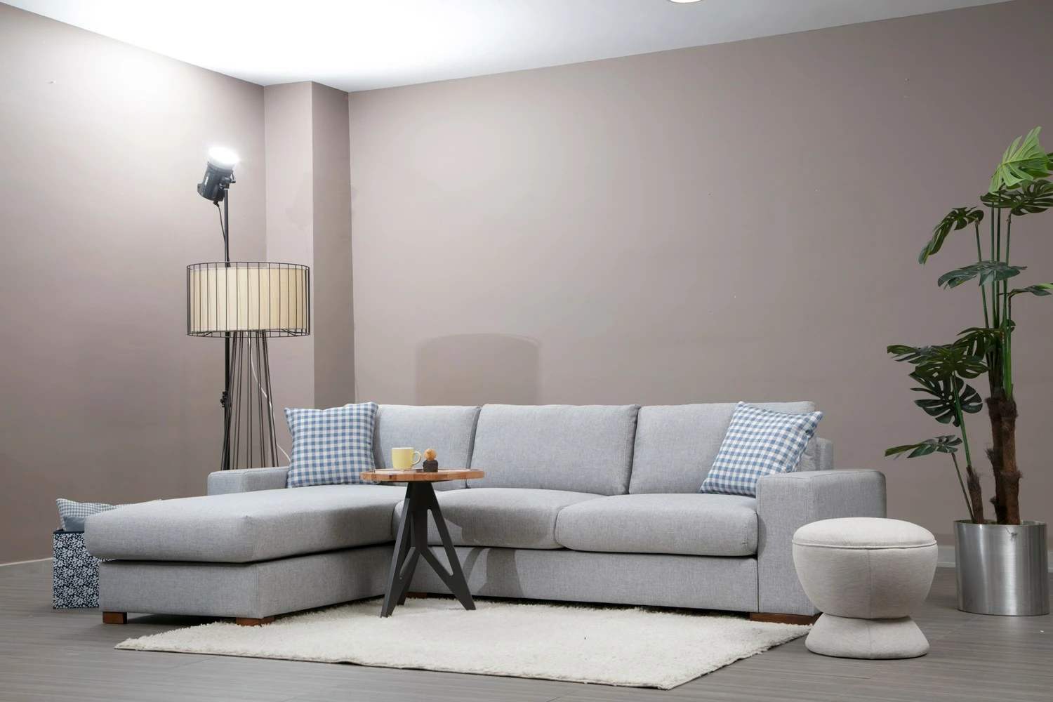 Këndare Atelier del Sofa, Loop 13, ngjyrë gri e çelët