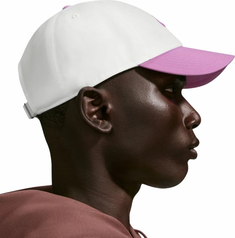 Kapelë Nike Club FB5368 103, e bardhë dhe rozë