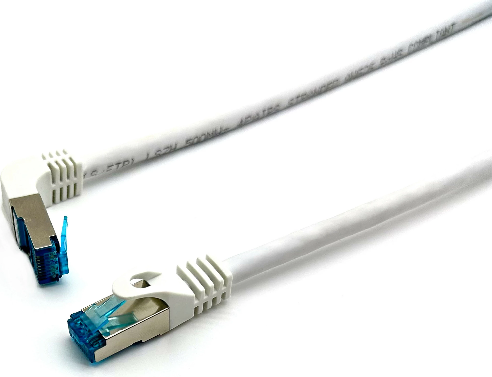 Kabllo rrjeti Cat6a Equip 5m, S/FTP, RJ-45 mashkull drejt, RJ-45 mashkull i këndshëm, e bardhë