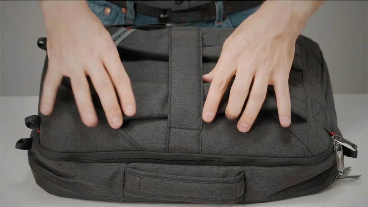Çantë laptopi Wenger MX Commute 16 inç me rripa shpine, e zezë