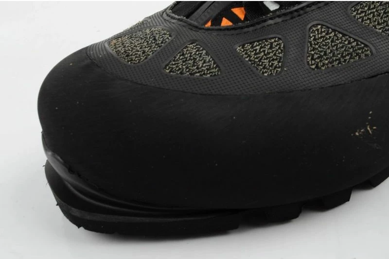 Atlete ngjitjeje për meshkuj Aku, të zeza