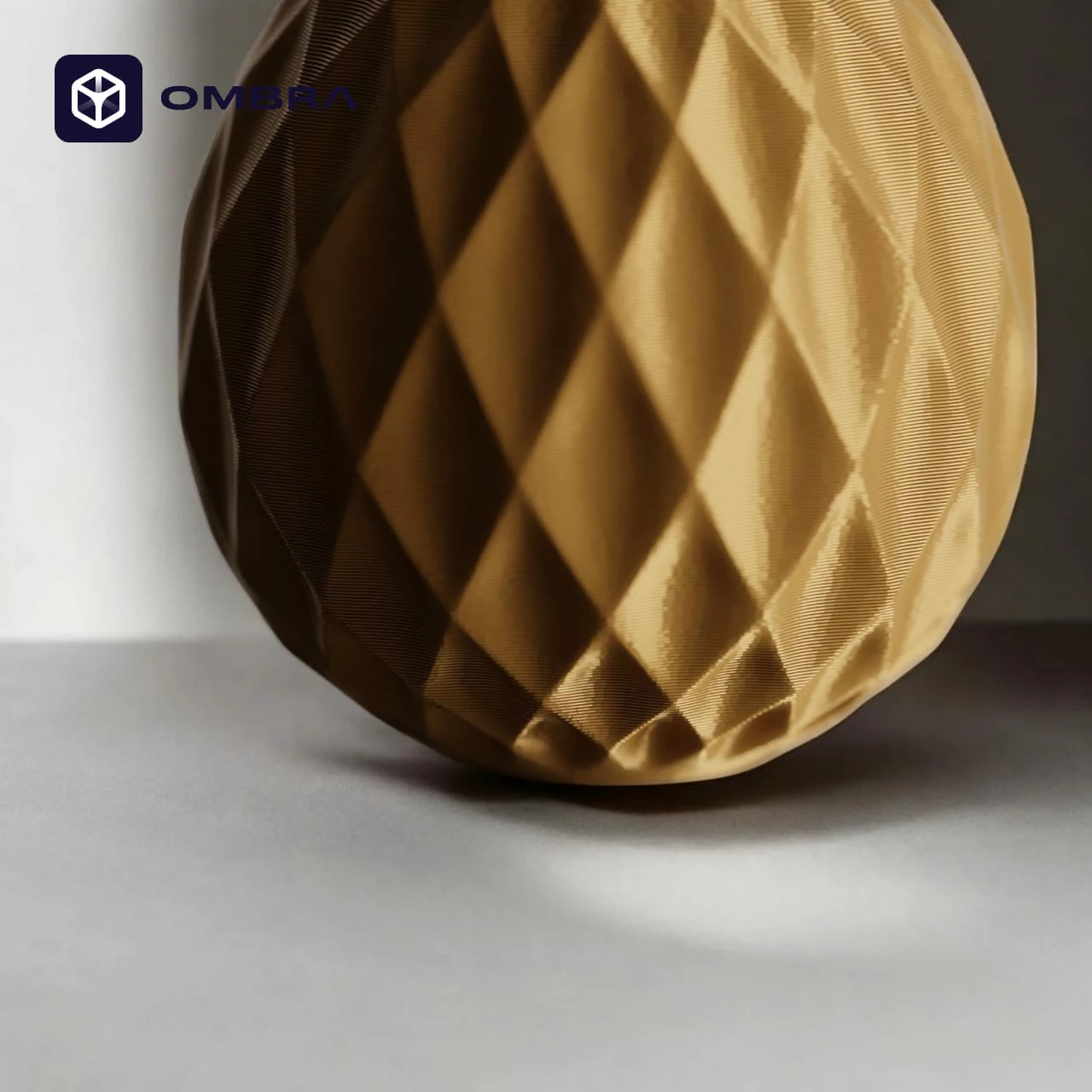 Vazo Dekorative ne stil Diamanti, Madhesia M, e portokalltë