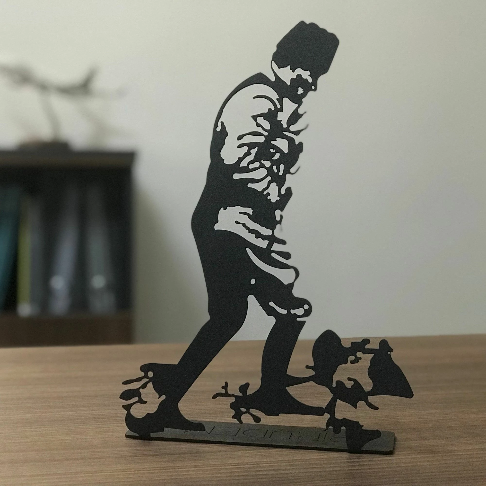Objekt dekorativ prej metali të zi, Aberto Design, Büyük Taarruz Pod, 20x30cm