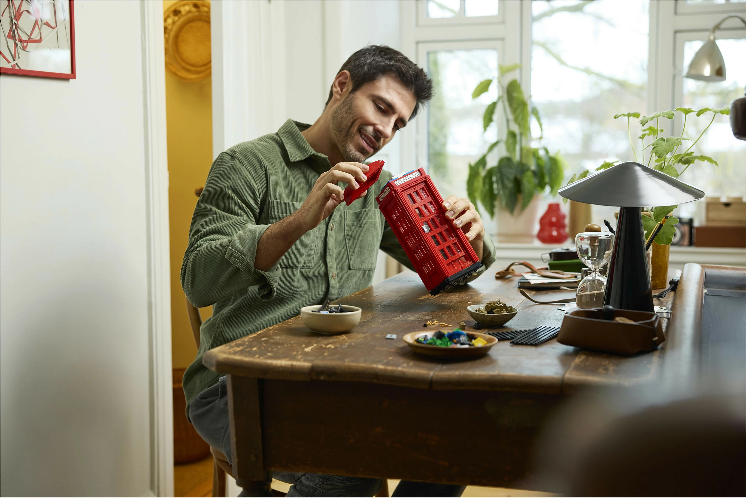 Set ndërtimi LEGO Ideas 21347, Kuti telefonike e kuqe londineze, 1460 pjesë, Multikolor