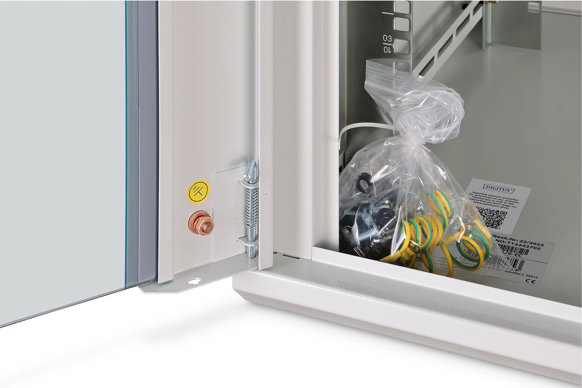 Kabinet rrjeti Digitus Dynamic-N, 12U, 600x600mm, derë xhami, gri e çelët