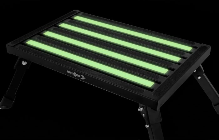 stol palosës / shkallë e vogël kampingu BRUNNER Go Step 7225127N.C03 48x30x23cm e zezë me aksente fluo
