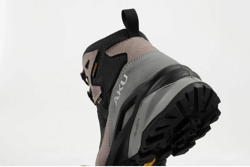 Atlete trekking për femra Aku, rozë