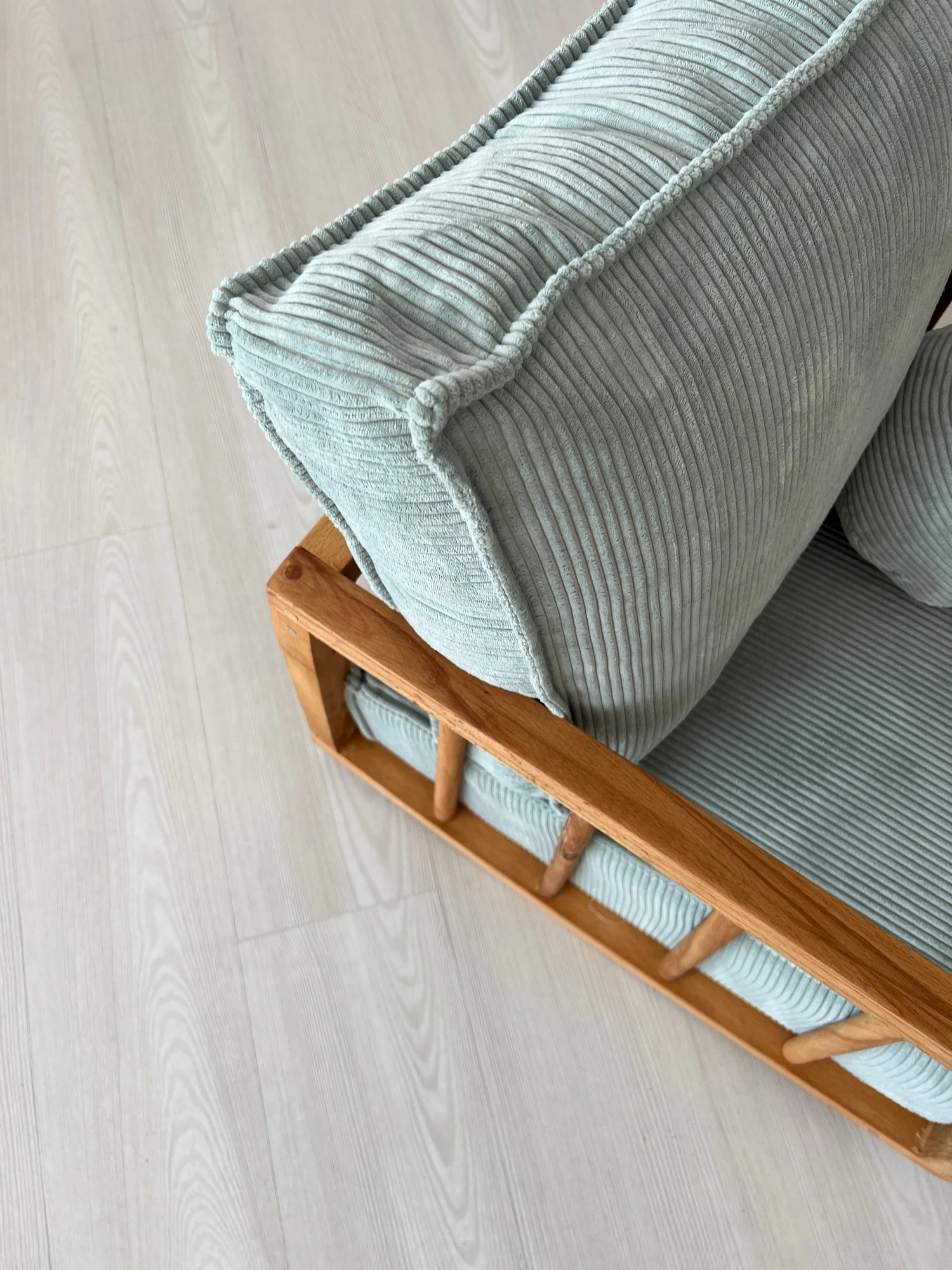 Karrige sallanan me krahë, ngjyrë kaltër, Atelier del Sofa