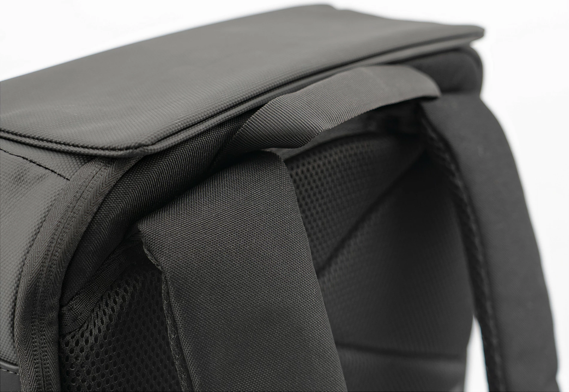 Çantë shpine RealPower 495559, backpack udhëtimi, 33.5×44.5×18 cm, 900 g, e zezë