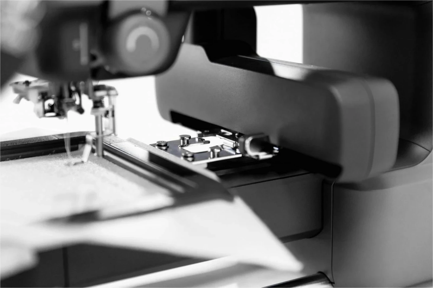 Makine qëndisje Brother PP1, elektronike, Bluetooth, gri