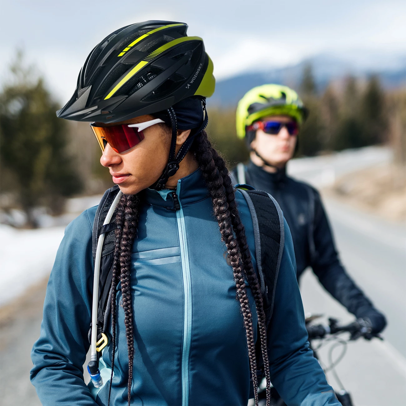 Helmetë biçiklete MTB, Wozinsky HT-28VCZ, me dritë të pasme USB, madhësia M (54-57 cm), e zezë e verdhë