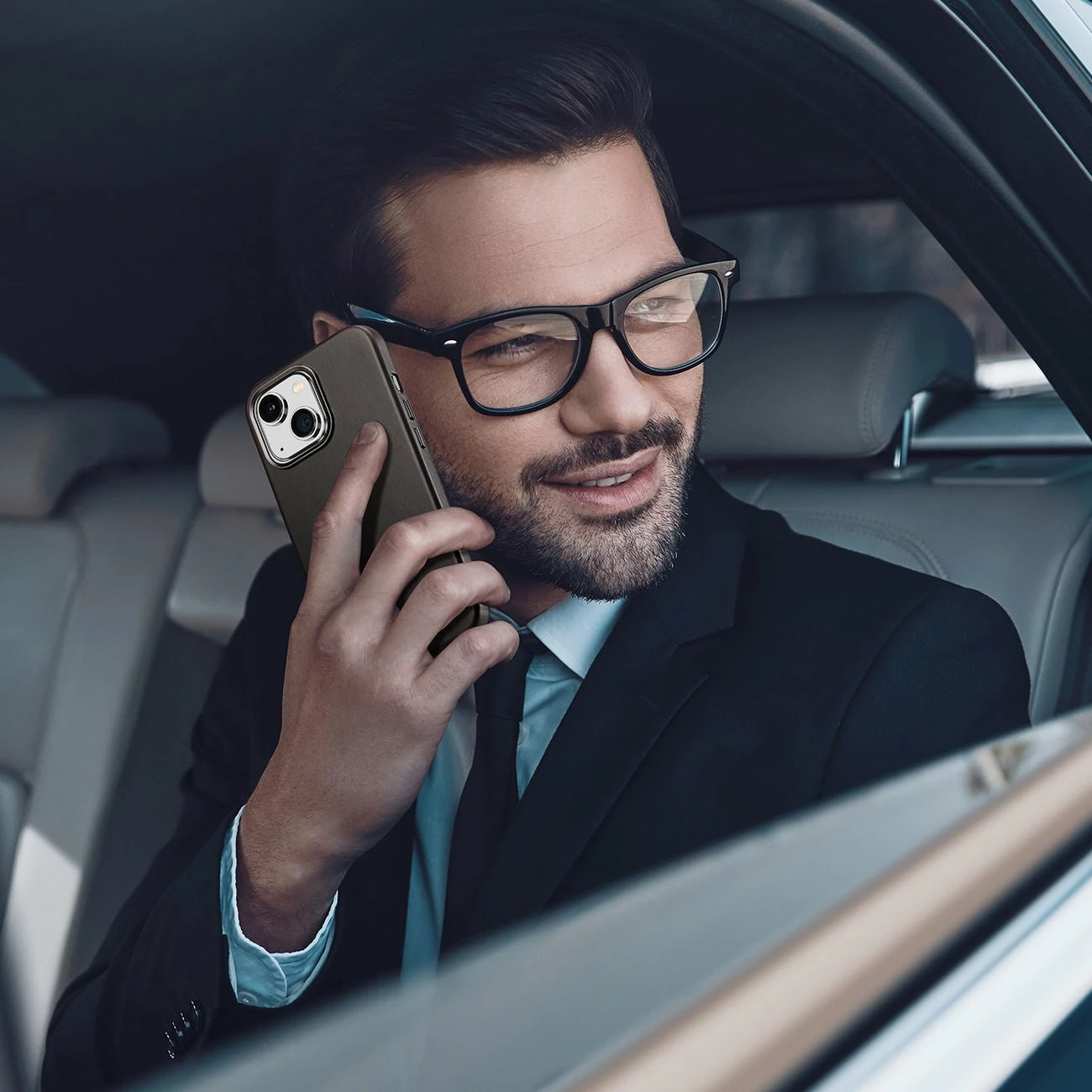 Mbështjellës Dux Ducis Naples për iPhone 14 Plus, lëkurë, MagSafe, Kafe e errët